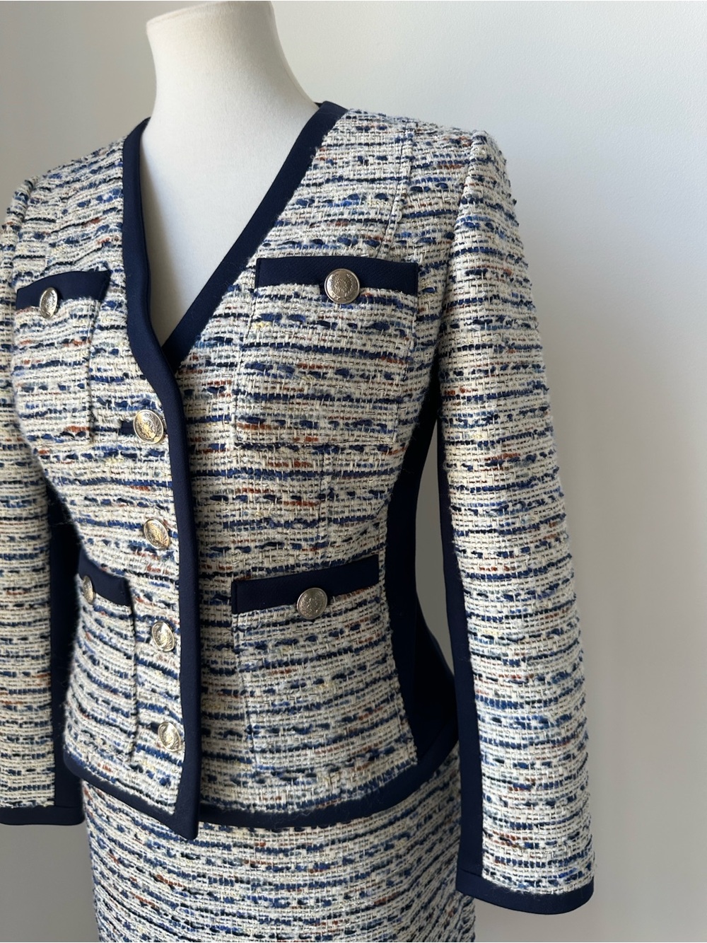 White House Black Market Classic Navy-Trim Tweed Jacket & Skirt Suite Size 2 - Picture 2 of 13